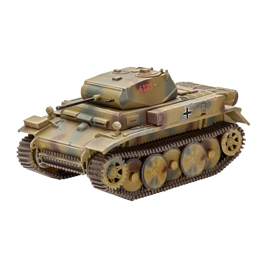 revell_pzkpfw_ii_ausf.l_luchs_(sd.kfz.123)_1:72_03266R-2.jpg