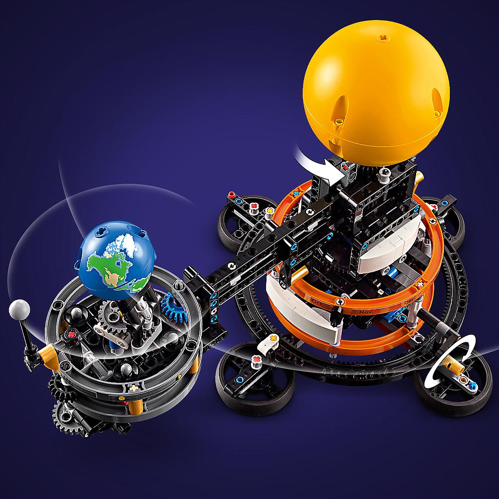 lego_technic_planeet_maa_ja_kuu_orbiidil_42179L_2