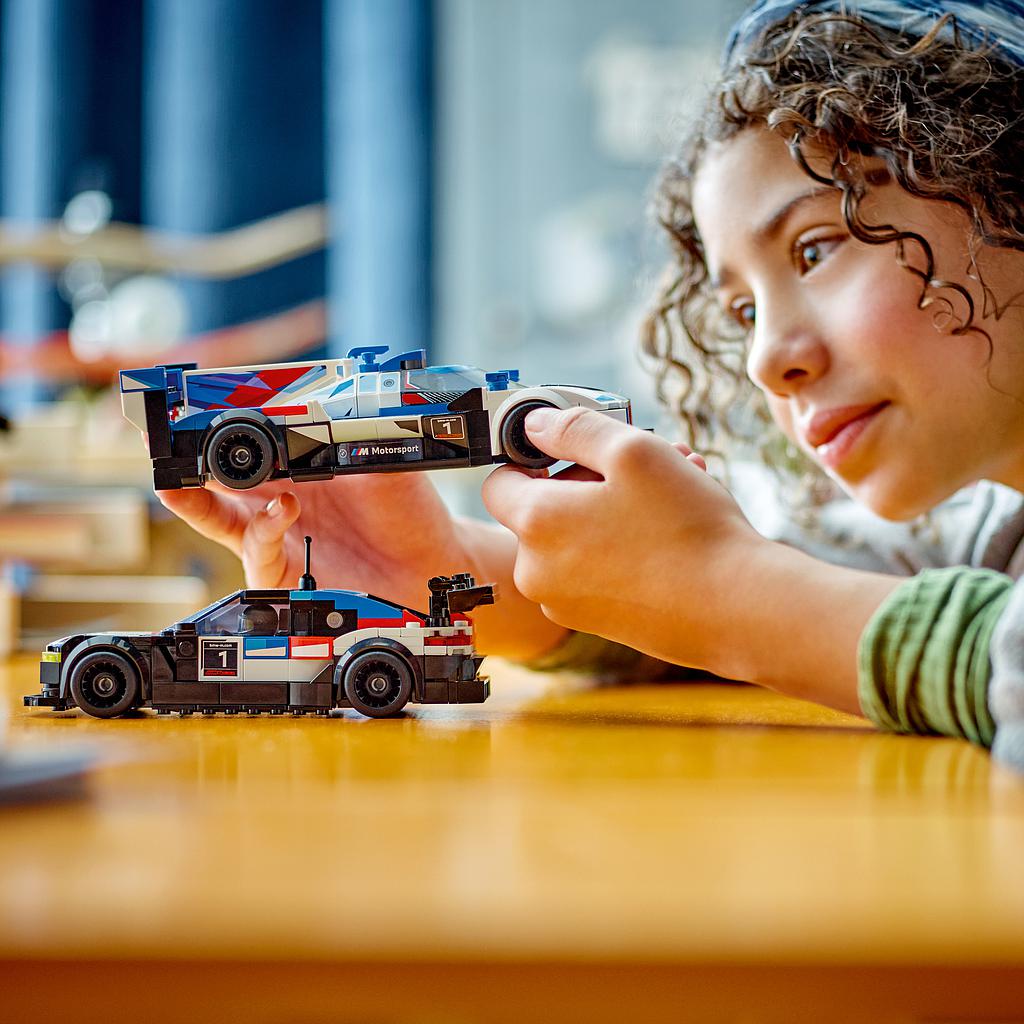 lego_speed_​​champions_bmw_m4_gt3_&amp;_bmw_m_hybrid_v8_võidusõiduautod_76922L_5