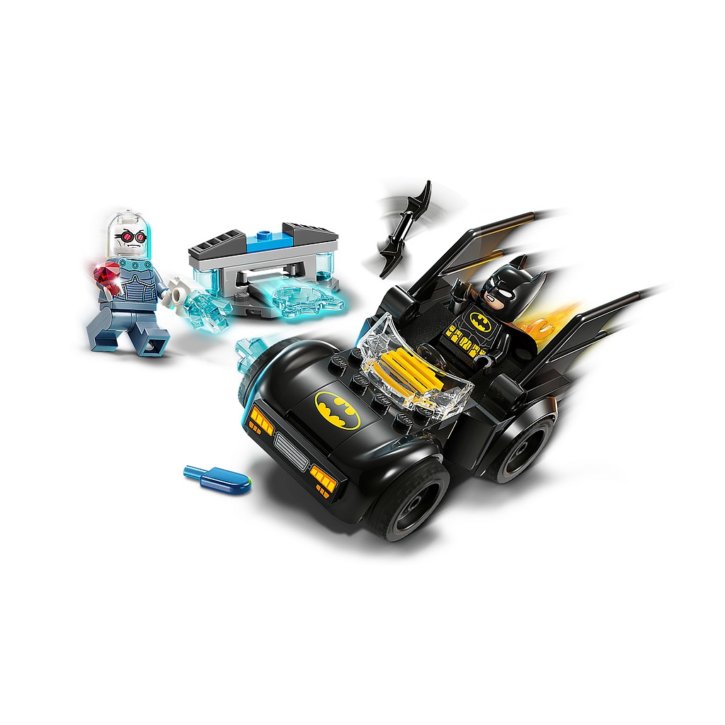 lego_super_heroes_batman_ja_batmobile_vs._mr_freeze_76301L_5