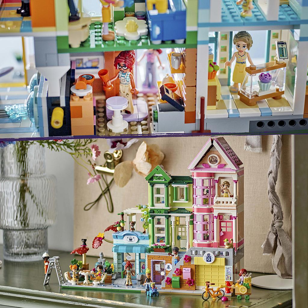 lego_friends_heartlake’i_linna_korterid_ja_kauplused_42670L_5