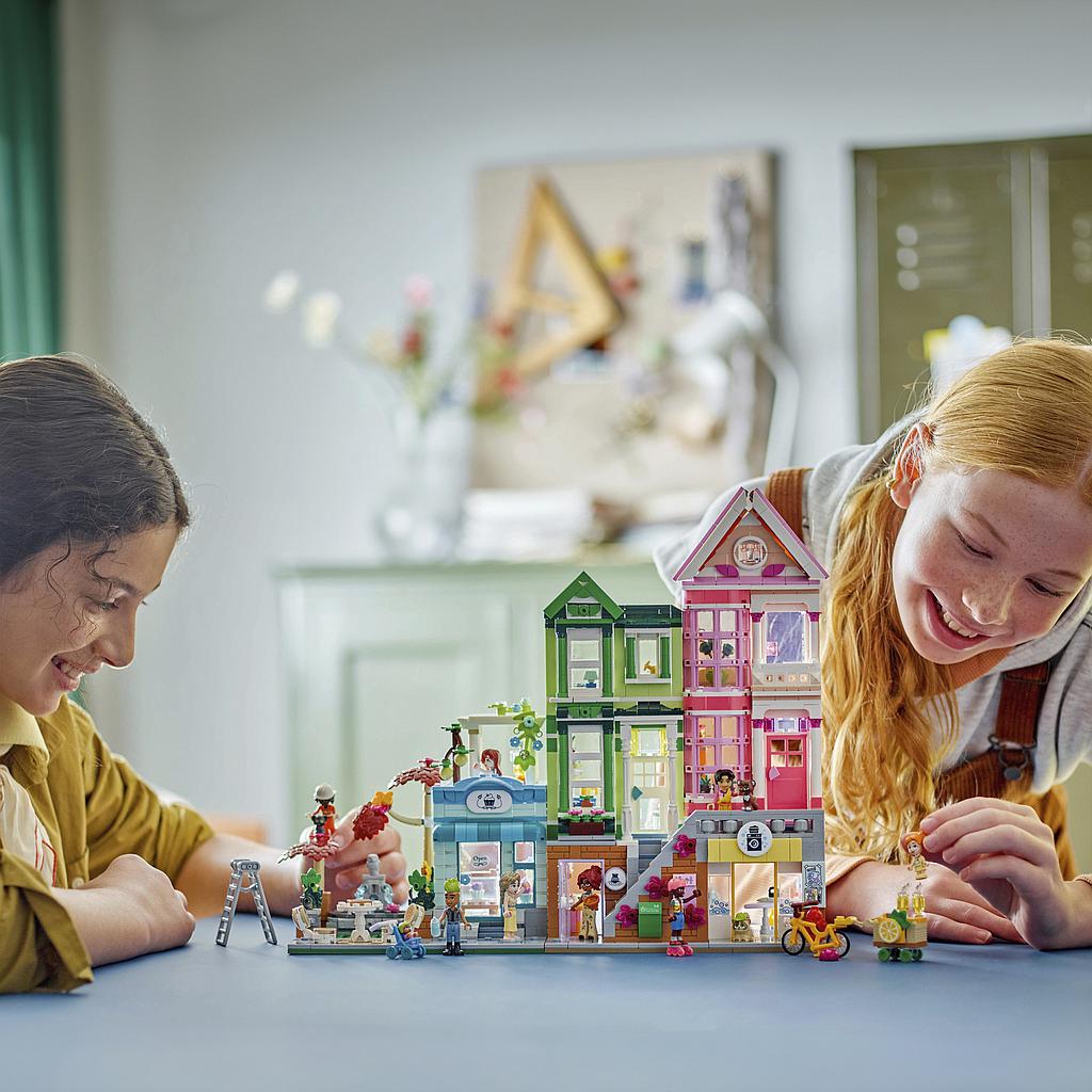 lego_friends_heartlake’i_linna_korterid_ja_kauplused_42670L_6