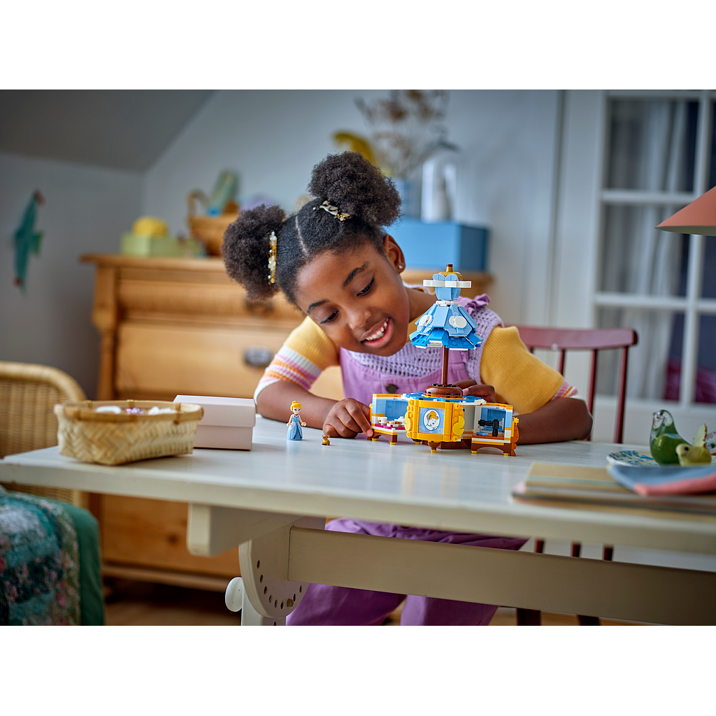 lego_disney_tuhkatriinu_kleit_43266L_6