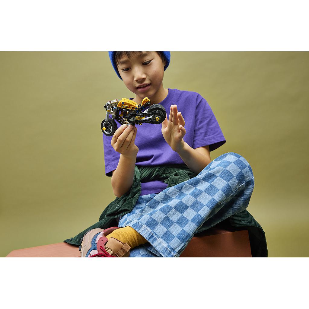 lego_technic_kollane_mootorratas_42225L_8